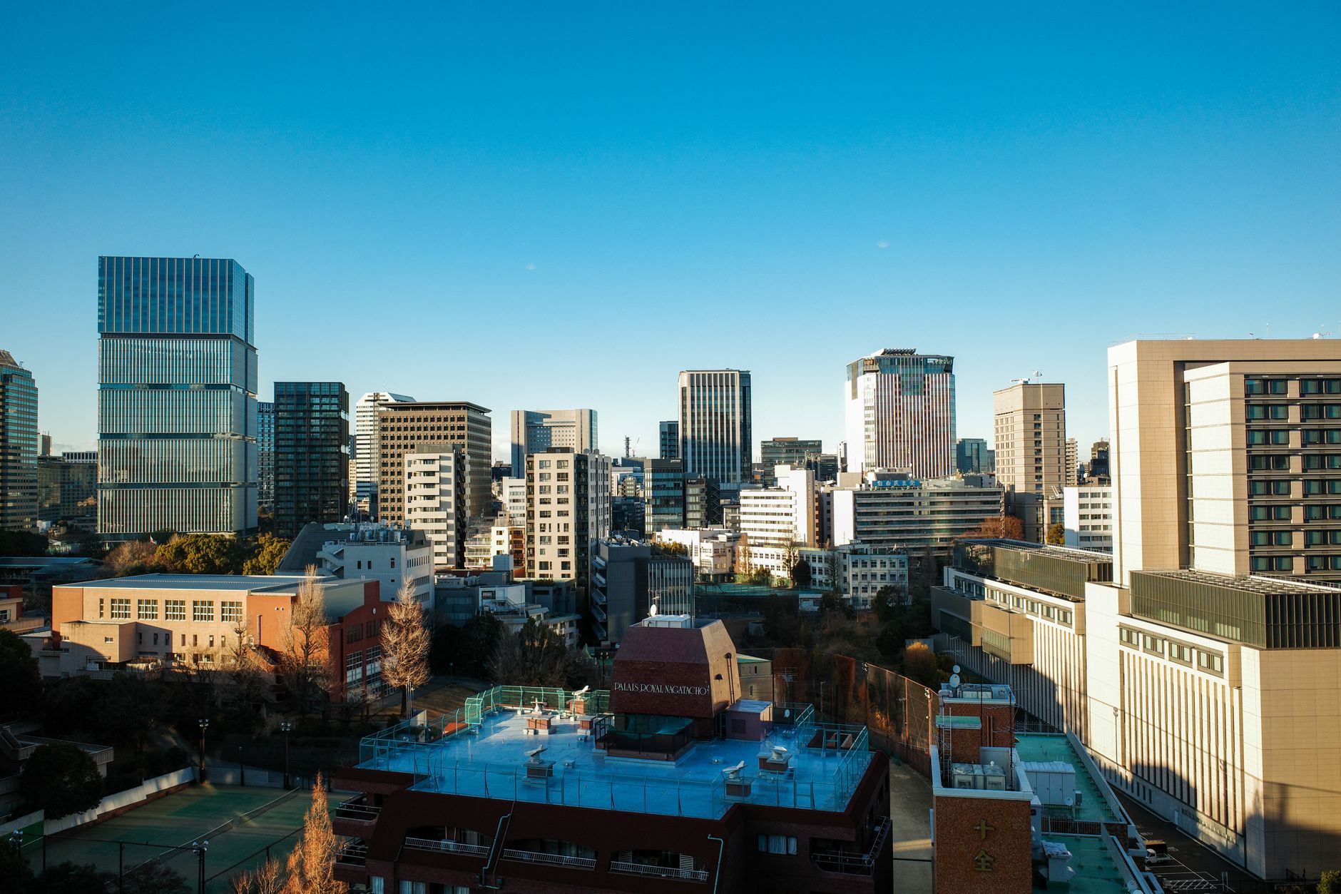 東京のオフィス街の風景