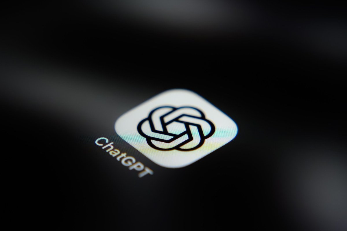 ChatGPT がスマホで「声で仕事」に対応——外回り中でもメール下書きや要約を任せられる